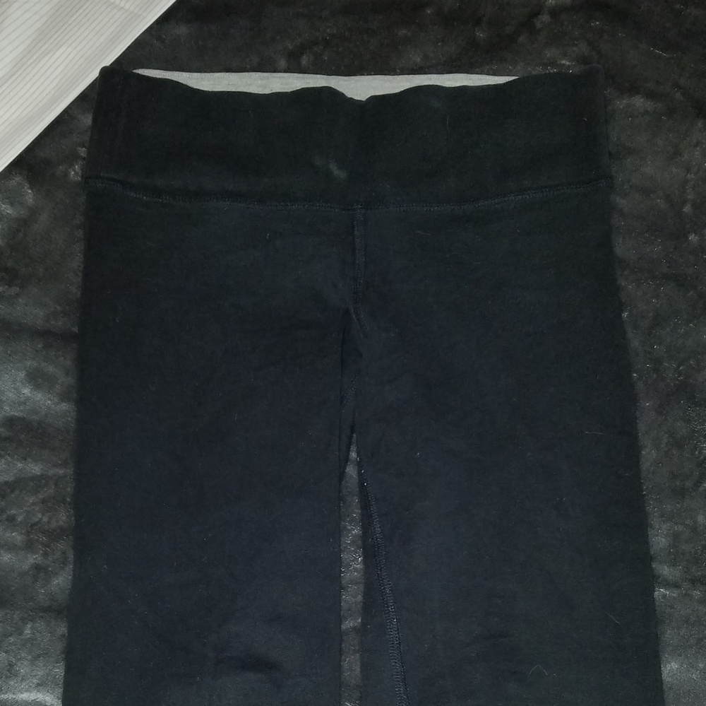 Cropped yoga pants